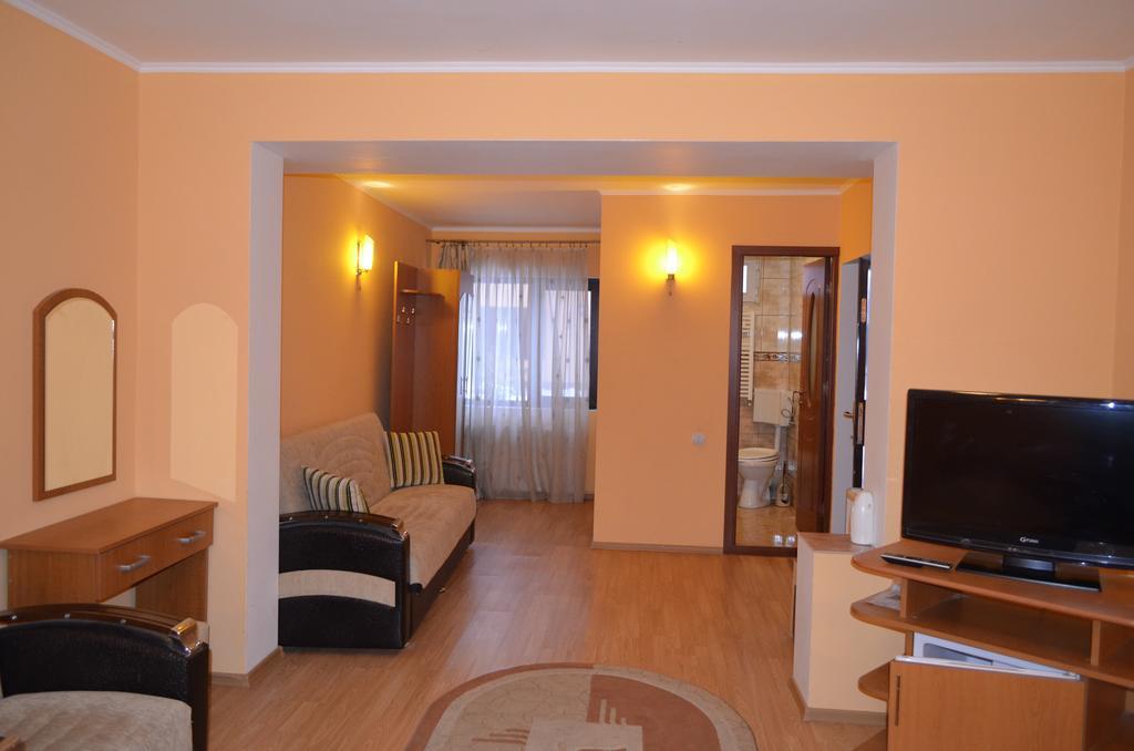 Casa Alba Ramnicu Valcea Exterior foto