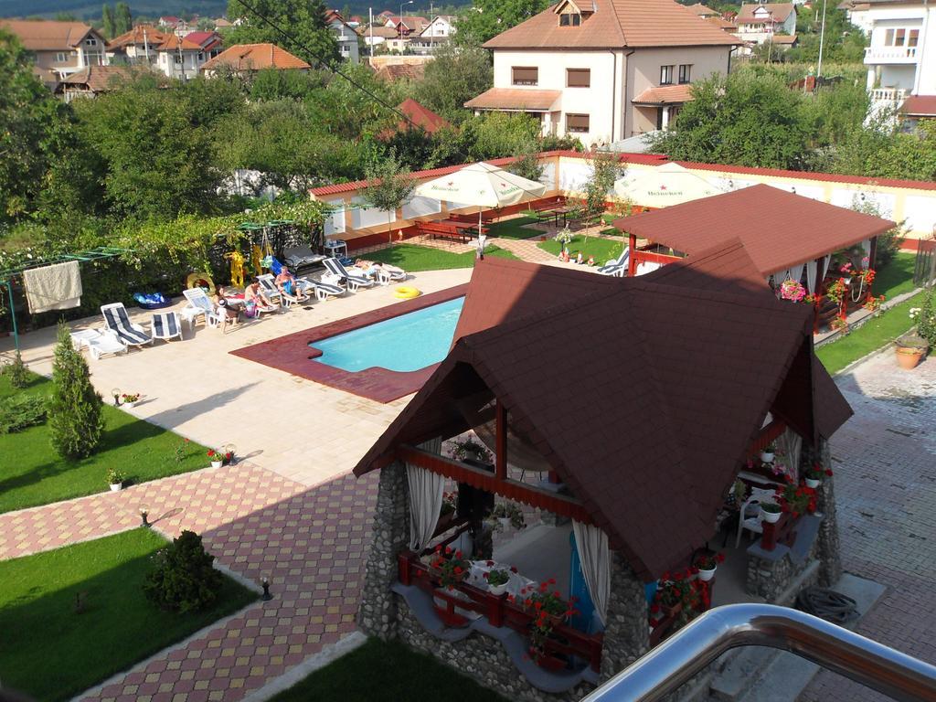 Casa Alba Ramnicu Valcea Exterior foto